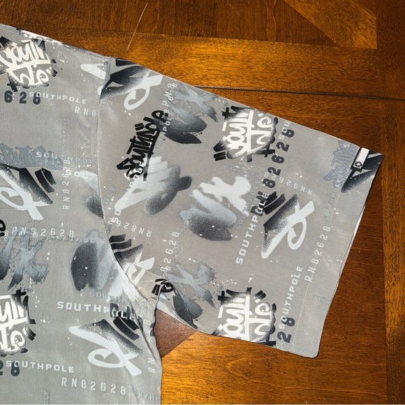 Southpole Mens S/S Shirt Adult 2XL Grey Graphic Graffiti Print Button Down - Picture 3 of 10